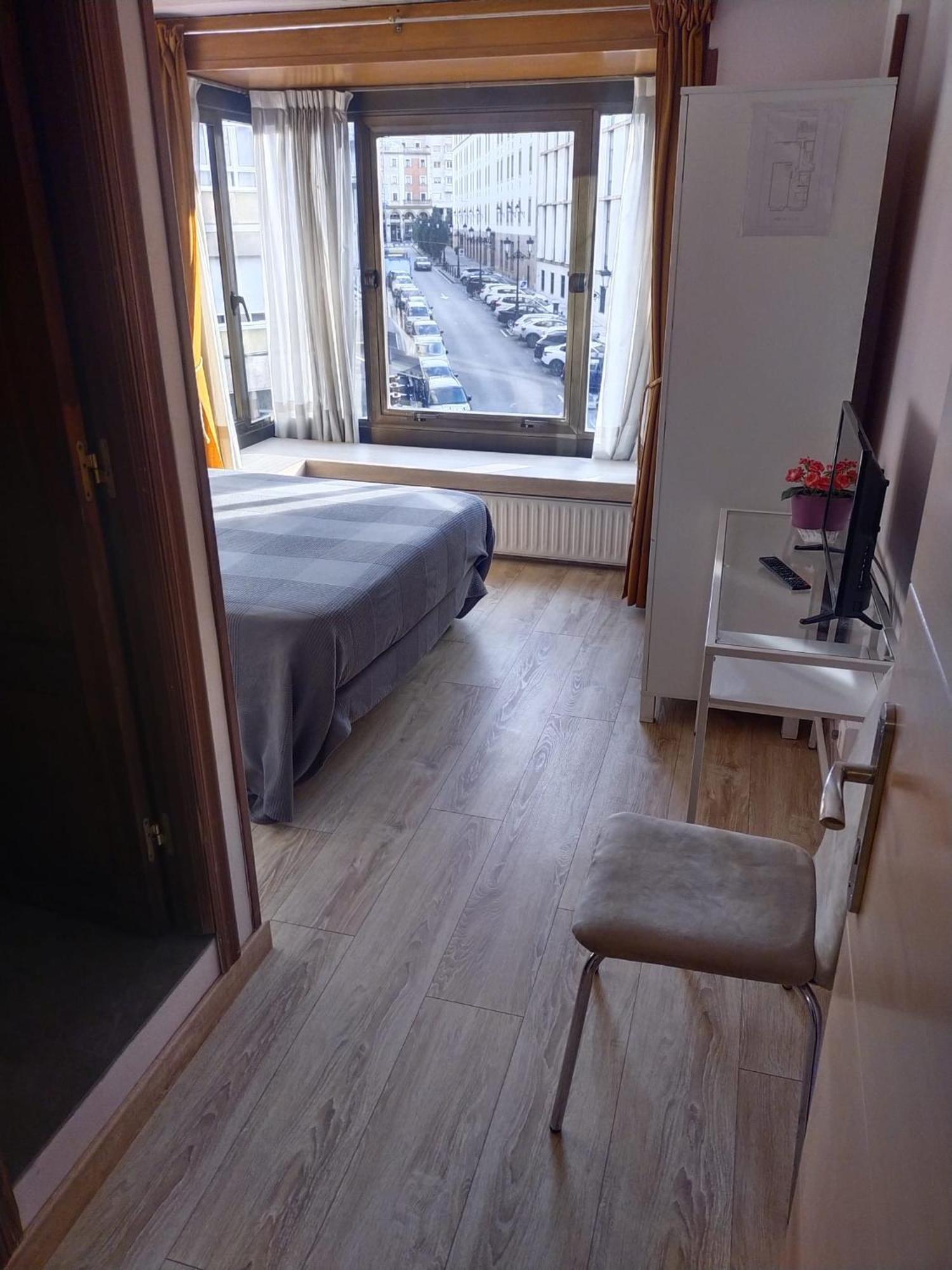 Hostal Alvarez Овьедо Экстерьер фото